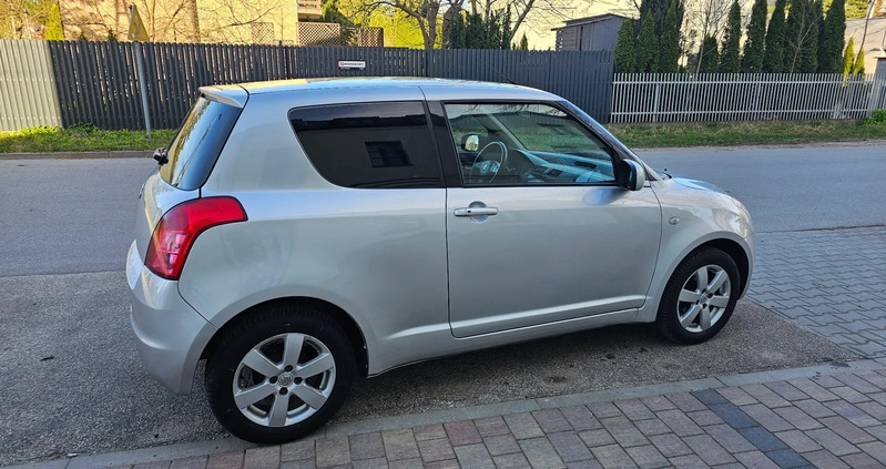Suzuki Swift cena 13900 przebieg: 119000, rok produkcji 2010 z Sokołów Małopolski małe 529